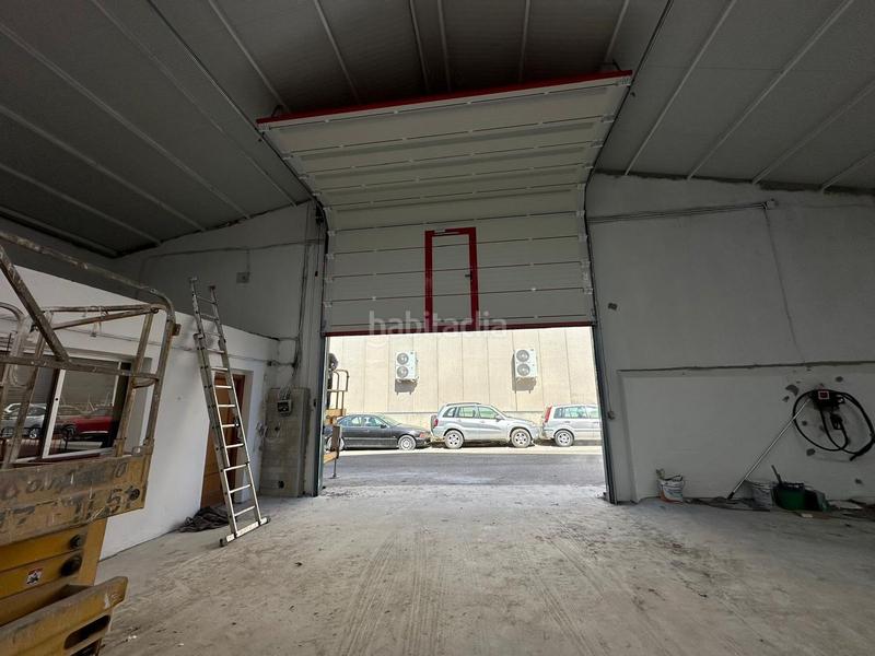 Foto f95413e9-c7b7-4221-a590-f692e1e24036. Affitto locale commerciale in calle la tierra 1 in Málaga