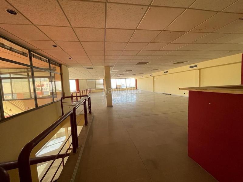 Foto 2ec74cc9-9376-4c56-83d8-dab0aeea2a44. Affitto locale commerciale in calle la orotava 3 in Málaga