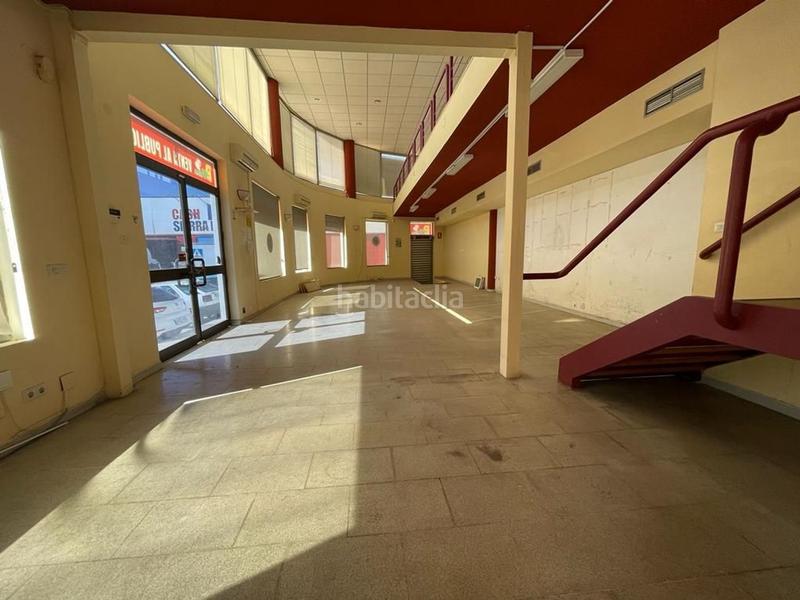 Foto b7427e5d-c7c0-4378-8e3f-f664f4194c4a. Affitto locale commerciale in calle la orotava 3 in Málaga