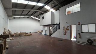 Miete Fabrikhalle in Distrito Zeta - Recinto Ferial Cortijo de Torres. Nave en alquiler en polígono san luis