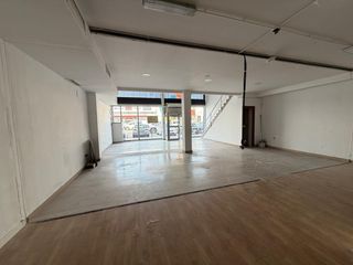 Rent Business premise in Distrito Zeta - Recinto Ferial Cortijo de Torres