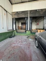 Rent Industrial building in Distrito Zeta - Recinto Ferial Cortijo de Torres. Nave con muelle de carga