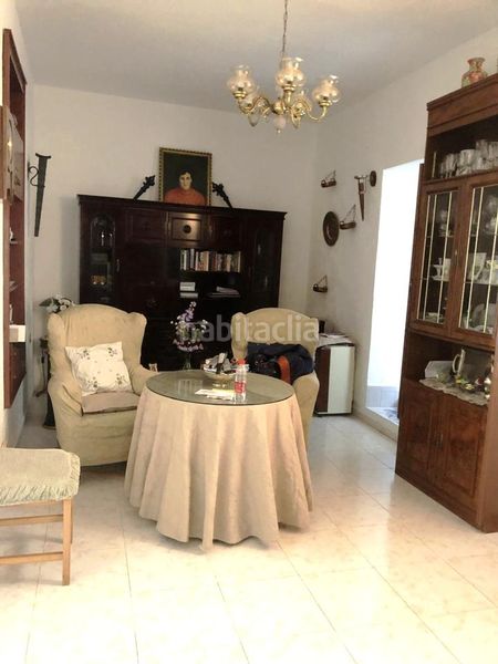 Foto 44da0604-c23a-4076-84a2-4134257e7c51. Casa adossada amb aparcament a Fuentes de León