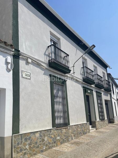 Foto a73fabb9-feb9-4f89-8fad-ed75b49ed1a3. Casa adossada amb aparcament a Fuentes de León