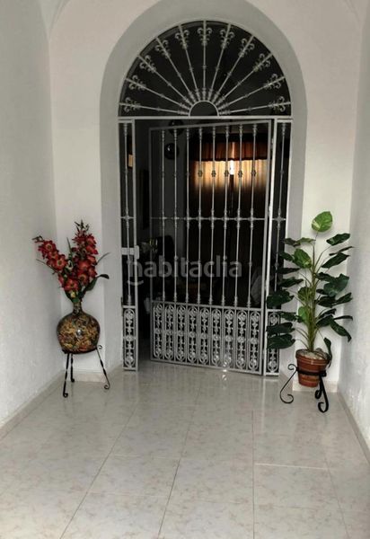 Foto b8d5b83b-dce0-4282-8f50-873096872a84. Casa adossada amb aparcament a Fuentes de León