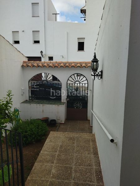 Foto d1685e15-25f6-49b9-83d9-c1cabd7d8775. Casa adossada amb aparcament a Vejer Vejer de la Frontera