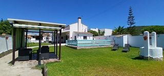 Country house in Los Caños de Meca. Tres casas en una misma finca con piscina cerca de la playa