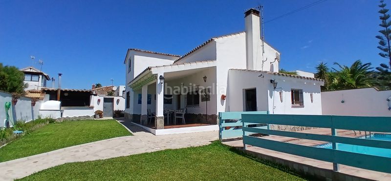 Foto caa39eab-0f65-4a2e-a16f-97b76a549717. Masia amb xemeneia aparcament piscina a Los Caños de Meca Barbate