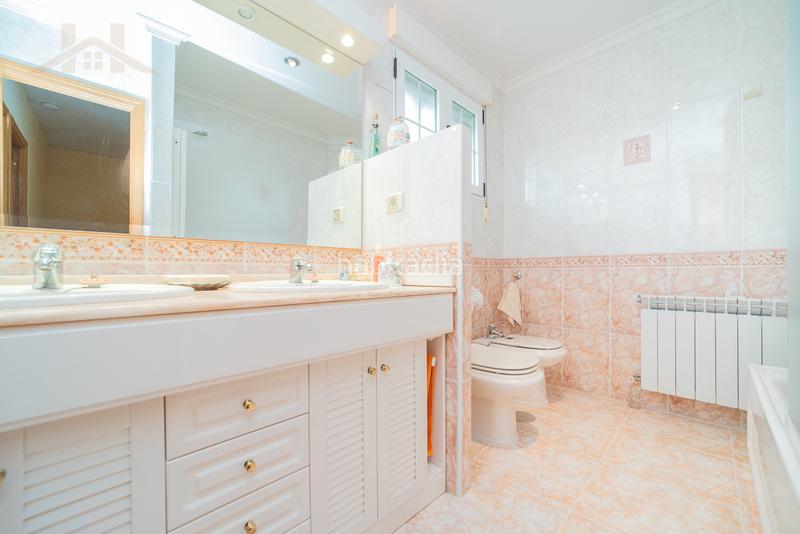 Foto d9db7afe-0112-4487-9377-64d080d01e8d. Haus mit heizung parking in Guadarrama