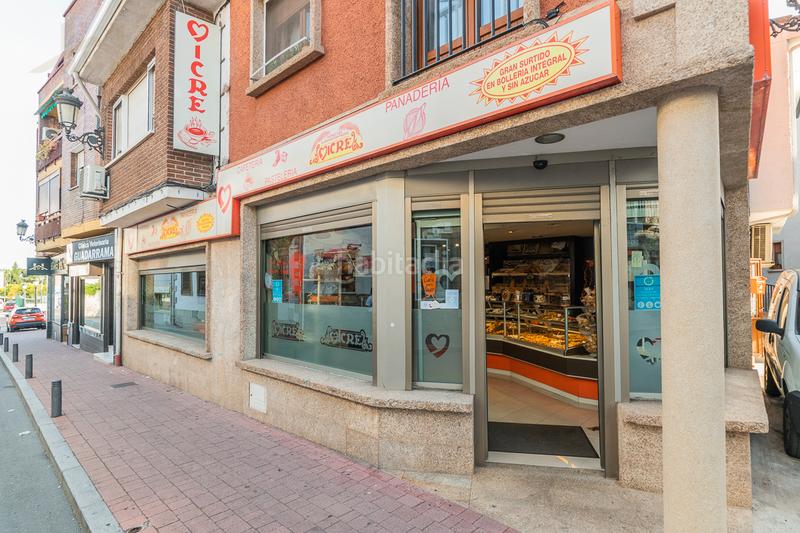 Foto 0f2e2e1d-7e2a-4bbe-bd31-d44b6eeb7938. Pas-de-porte local commercial dans Guadarrama