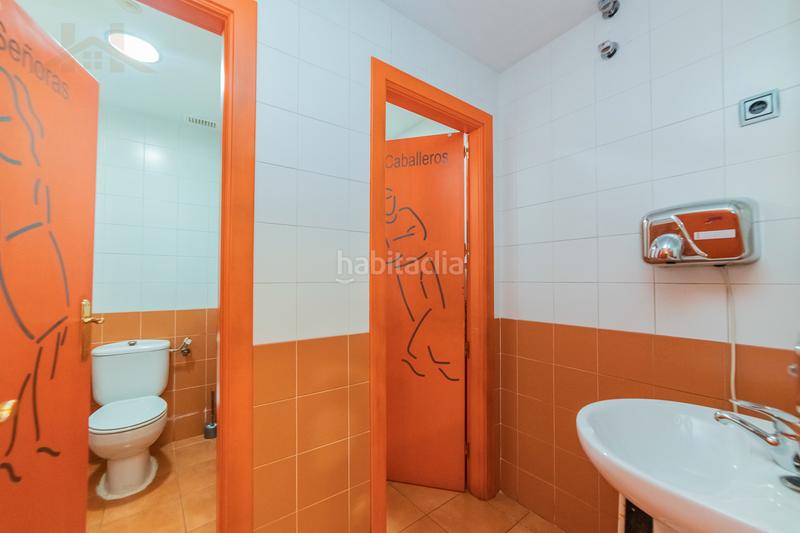 Foto 1cad289f-c5fd-4ea7-89af-b30cdc85df06. Pas-de-porte local commercial dans Guadarrama