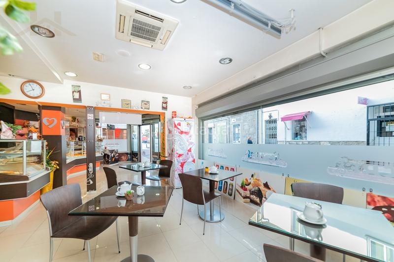 Foto 74cd2bdd-6ab8-4671-8d3e-9f7500b9fa73. Pas-de-porte local commercial dans Guadarrama