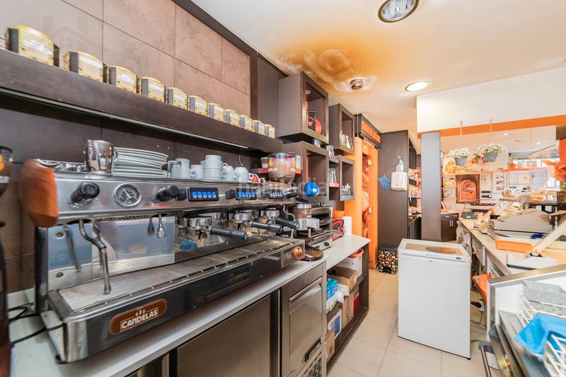 Foto 78c8eb16-9324-4fee-a9ae-27e215f8eff4. Pas-de-porte local commercial dans Guadarrama