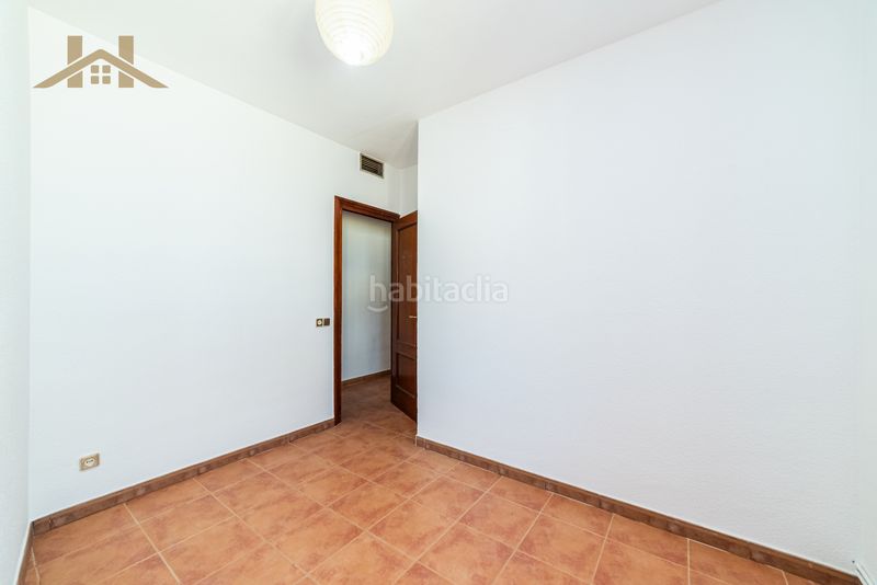 Foto 28a8895e-bda9-48af-83c7-a73b178ef936. Piso duplex en calle abantos en Guadarrama