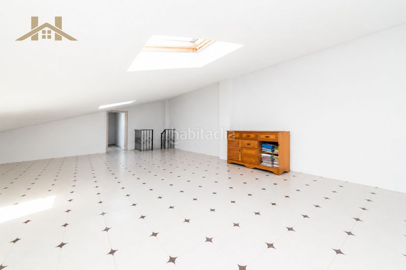 Foto f0bb9091-541c-4c61-a16b-f3eb2ed82a15. Piso duplex en calle abantos en Guadarrama