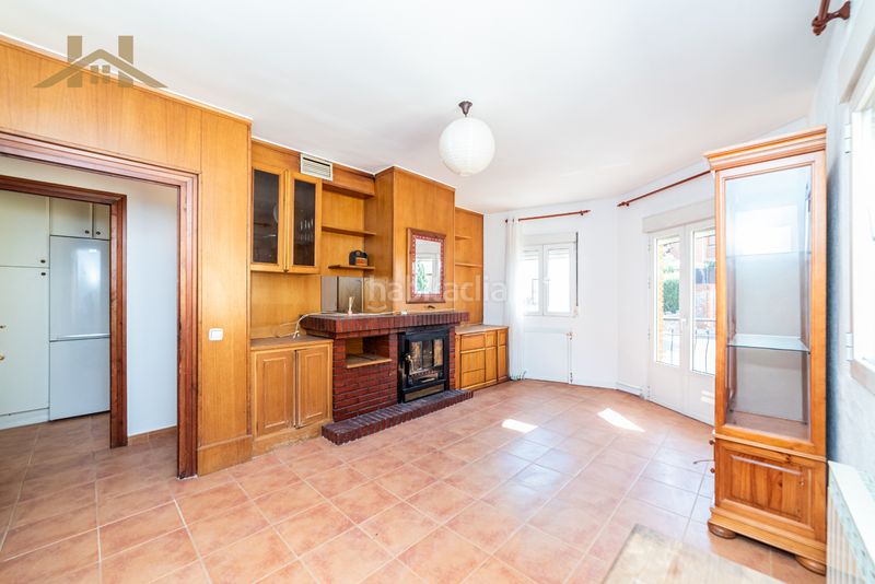 Foto f9b2d8cc-8ad4-452a-b41c-6a7fc161d365. Piso duplex en calle abantos en Guadarrama