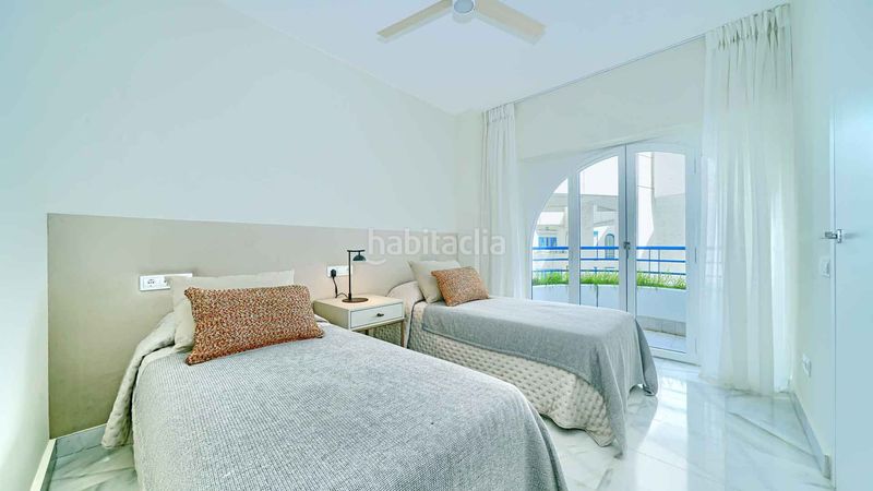 Foto 04bddaed-ab6a-4dc5-900d-9a8e398cdd01. Apartament amb aparcament piscina a Playa de la Fontanilla Marbella