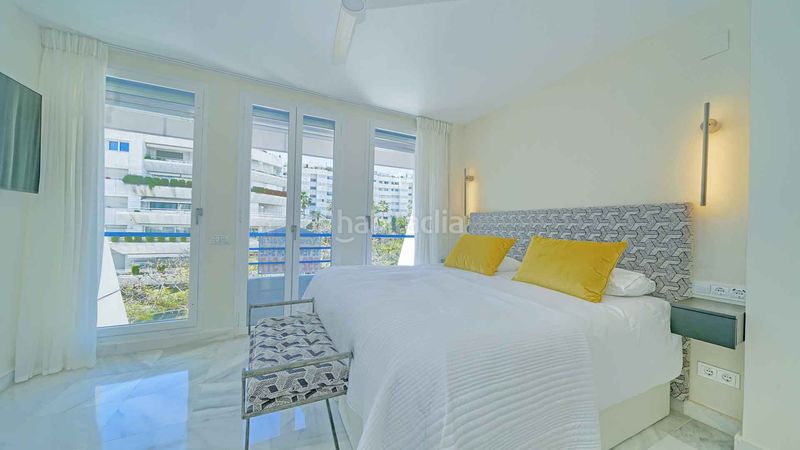 Foto 0a4d9412-ad55-416a-9086-c8f847abe96c. Apartament amb aparcament piscina a Playa de la Fontanilla Marbella