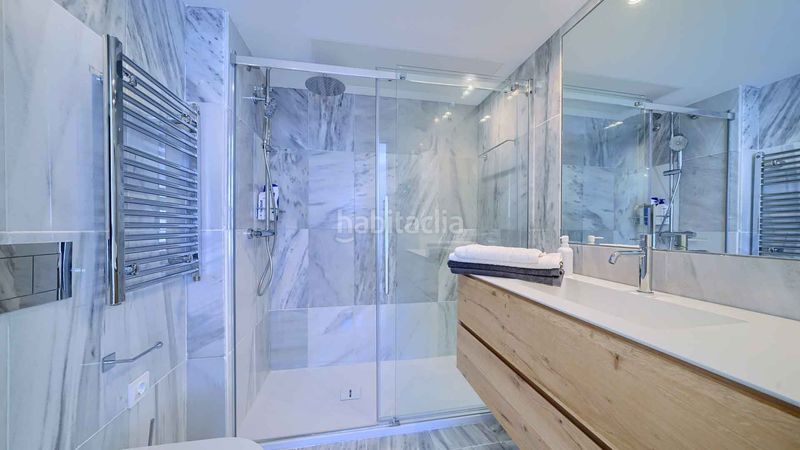 Foto 0b7f9eb6-41cf-4ebc-bdde-bac7ef07e7e5. Apartament amb aparcament piscina a Playa de la Fontanilla Marbella