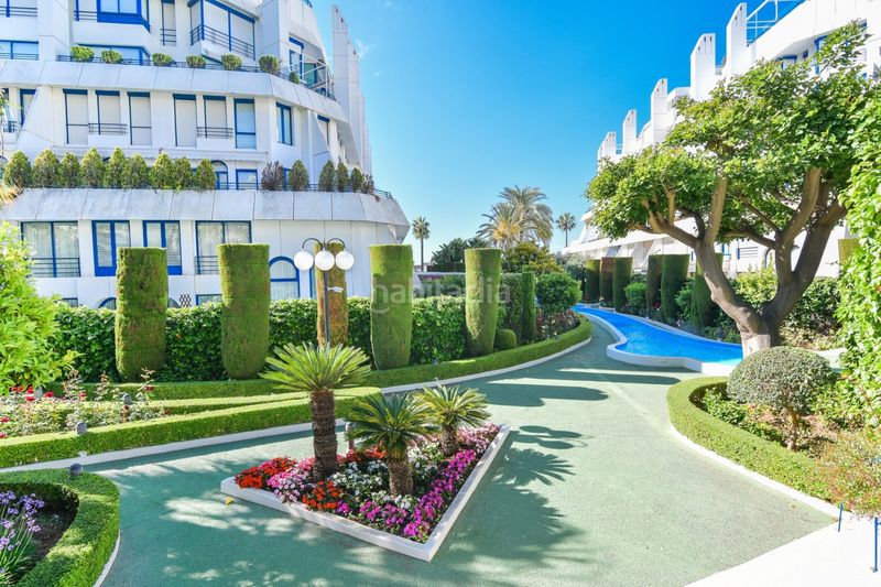 Foto 236160c1-02a1-48bb-8b64-7c8f137d6ed0. Apartament amb aparcament piscina a Playa de la Fontanilla Marbella