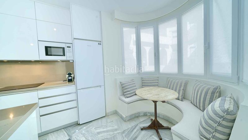 Foto d11baeae-4b74-490c-9363-092fe3eb6562. Apartament amb aparcament piscina a Playa de la Fontanilla Marbella