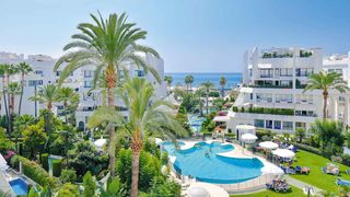 Apartament a Playa de la Fontanilla. Apartamento en lado playa en marbella centro a la venta