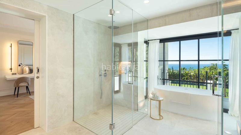 Foto b89257b4-e270-4d9a-a74d-4e6ef77053b7. Casa amb aparcament piscina a Sierra Blanca Marbella