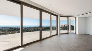 Apartament a La Quinta. Apartamento en benahavís con vistas panorámicas al mar en venta