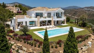 Maison à La Quinta. Villa en urbanización el herrojo con vistas panorámicas al mar e