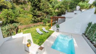Casa en Huerta Belón - Calvario. Villa en marbella centro con estudio independiente completamente