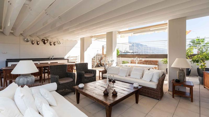 Foto 0e0732d5-c4cd-423d-ab34-063f9cd9334f. Ático  en urbanización la corniche con vistas al mar a la venta en Marbella