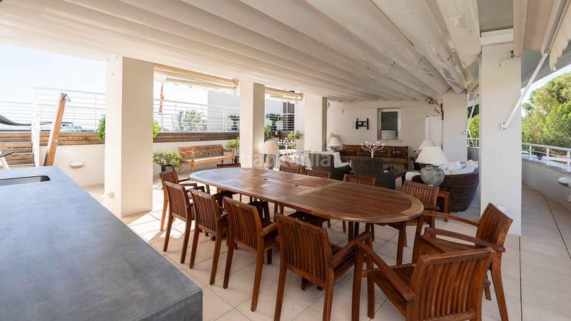 Foto 49a2e5e0-9839-473b-8776-8f1d0614d9df. Ático  en urbanización la corniche con vistas al mar a la venta en Marbella