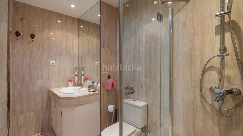 Foto 4dd503df-b7b9-4589-a94f-126f0adbe936. Ático  en urbanización la corniche con vistas al mar a la venta en Marbella