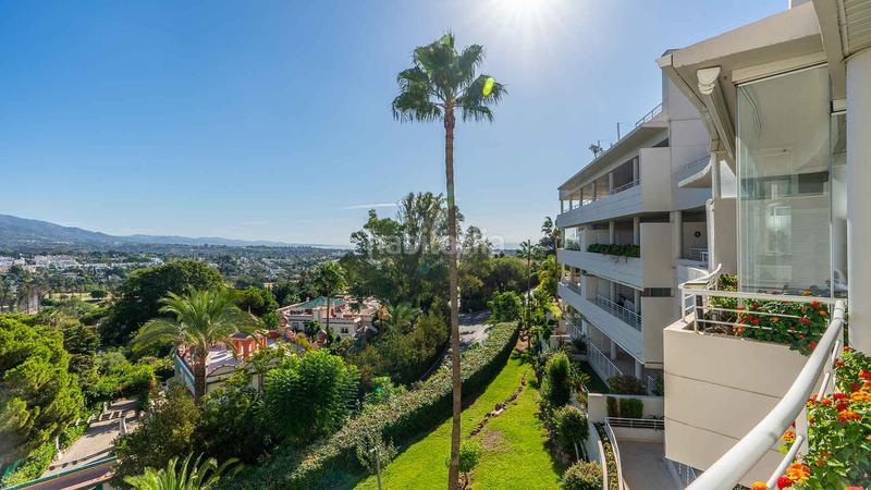 Foto 7570a7d4-3632-465c-a7b8-d5143c284e21. Ático  en urbanización la corniche con vistas al mar a la venta en Marbella