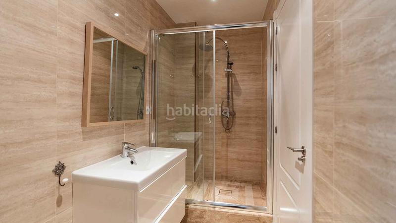 Foto b758b17e-5aed-49c9-af42-96a717af2450. Ático  en urbanización la corniche con vistas al mar a la venta en Marbella