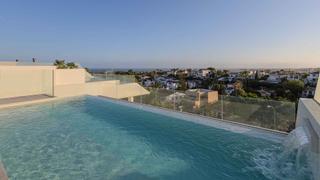 Doppelhaus in Nueva Andalucía centro. Villa pareada en nueva andalucía de nueva construcción con vista