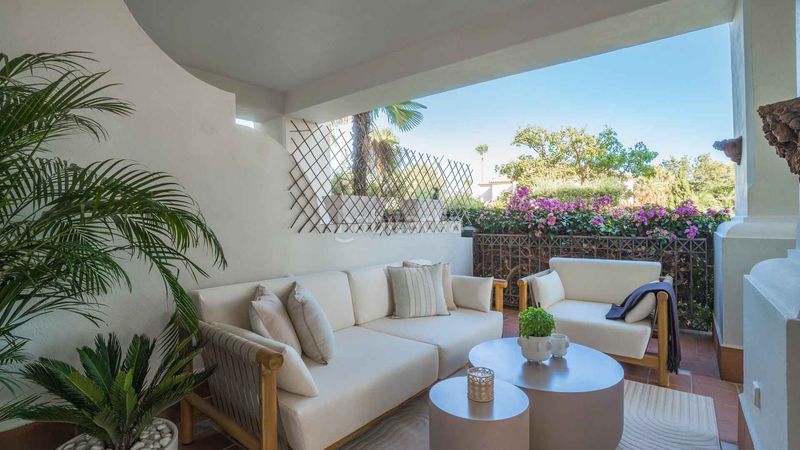 Foto e2043eff-7a49-4c19-9042-8a5a9081d644. Planta baixa amb aparcament piscina a Sierra Blanca Marbella