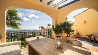 Ático en La Quinta. Ático en urbanización de buenavista de la quinta con vistas pano