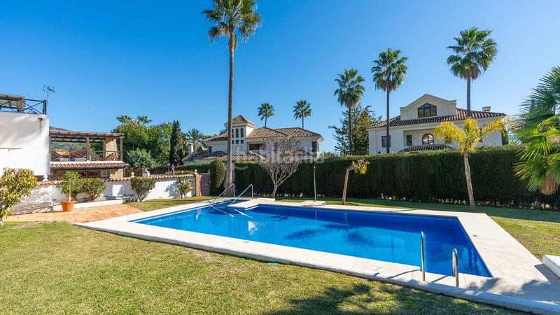 Foto 52d20930-0dd3-46bb-9ada-f01967d09e89. Casa a schiera con piscina in Sierra Blanca Marbella