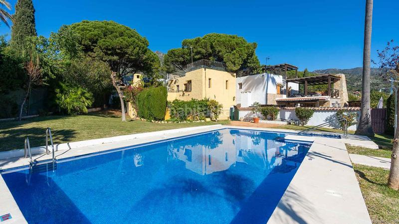 Foto d7fac0c7-f769-4646-b0e3-c5f72ddcde37. Casa a schiera con piscina in Sierra Blanca Marbella