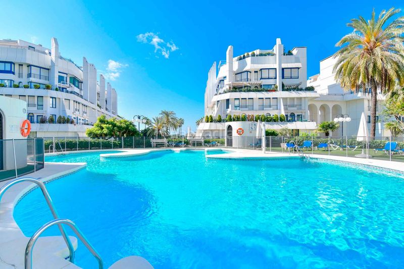 Foto 787fe60d-cc51-4b36-8975-4ac85c77ed47. Planta baixa a ramon gomez de la serna 23 a Playa de la Fontanilla Marbella