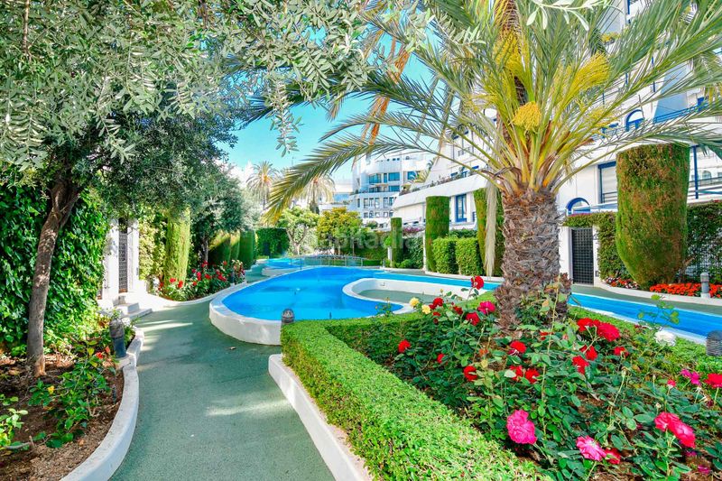 Foto 7bbdaf09-0e32-4c25-a693-8ad0fbf3d5d1. Planta baixa a ramon gomez de la serna 23 a Playa de la Fontanilla Marbella