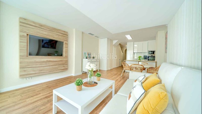 Foto a2be83d9-ebb2-40c5-90da-0451ea229d4f. Planta baixa a ramon gomez de la serna 23 a Playa de la Fontanilla Marbella