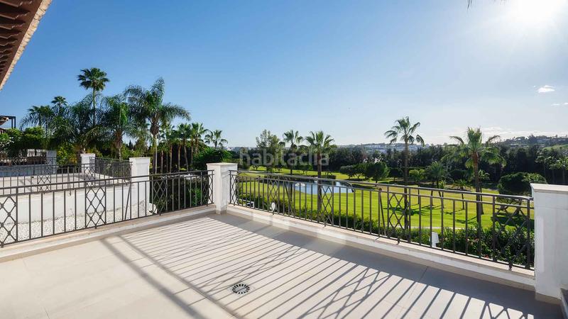 Foto 1993e714-b43f-43fb-8a92-b0c978430022. House with parking pool in Los Naranjos Marbella