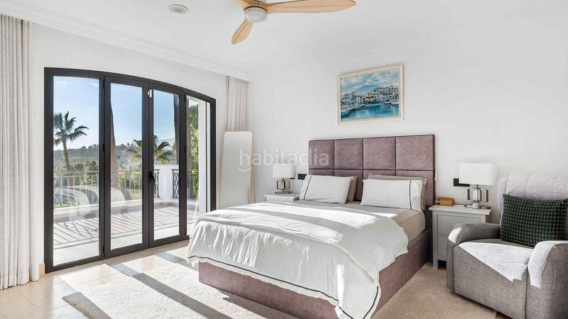 Foto e2b376e7-1cea-40c0-b8c9-c4b4ac0d2897. House with parking pool in Los Naranjos Marbella