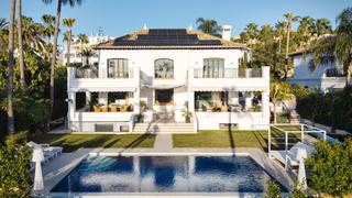 Casa en Los Naranjos. Villa en los naranjos golf en primera línea en venta