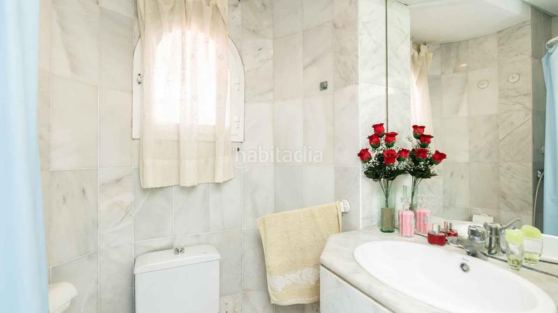 Foto 5061a3bb-69dd-44d0-abf7-7fb80692b9bc. Casa a schiera con parcheggio piscina in Puente Romano Marbella