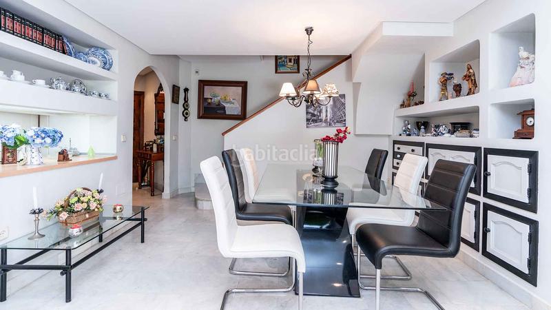 Foto 6c7d0bc3-69e2-49a5-9d12-8068b4215346. Casa a schiera con parcheggio piscina in Puente Romano Marbella