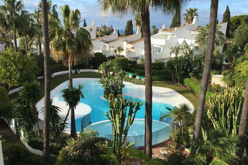 Foto 7b0dd4d7-35c4-4888-8e47-4e8470780e4b. Casa a schiera con parcheggio piscina in Puente Romano Marbella