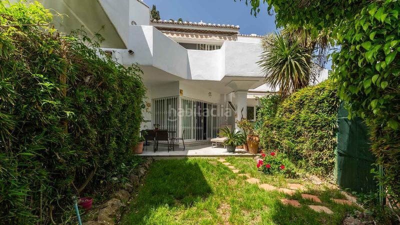 Foto db7e78db-40fa-42e1-a44a-2d1dd7cf3ec0. Casa a schiera con parcheggio piscina in Puente Romano Marbella